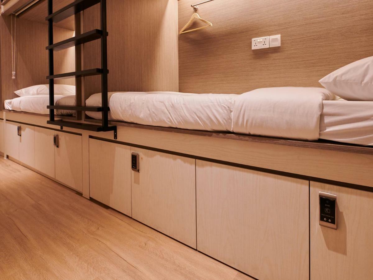 Capsule Family Room