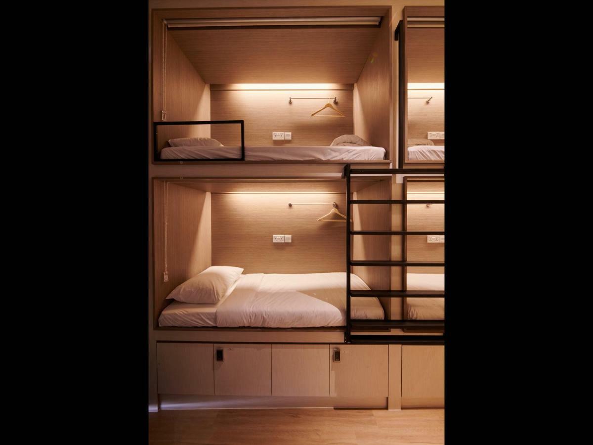 Capsule Family Room