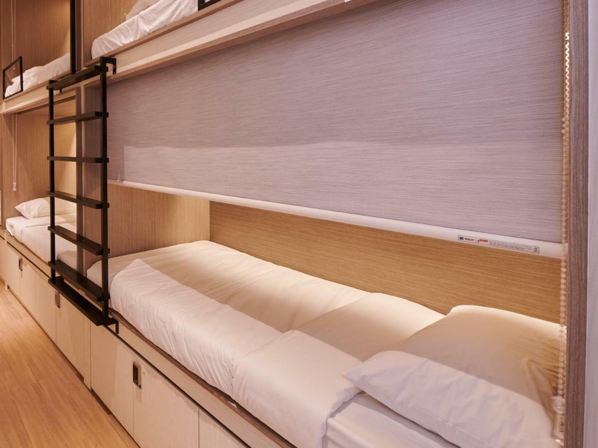 Capsule Family Room