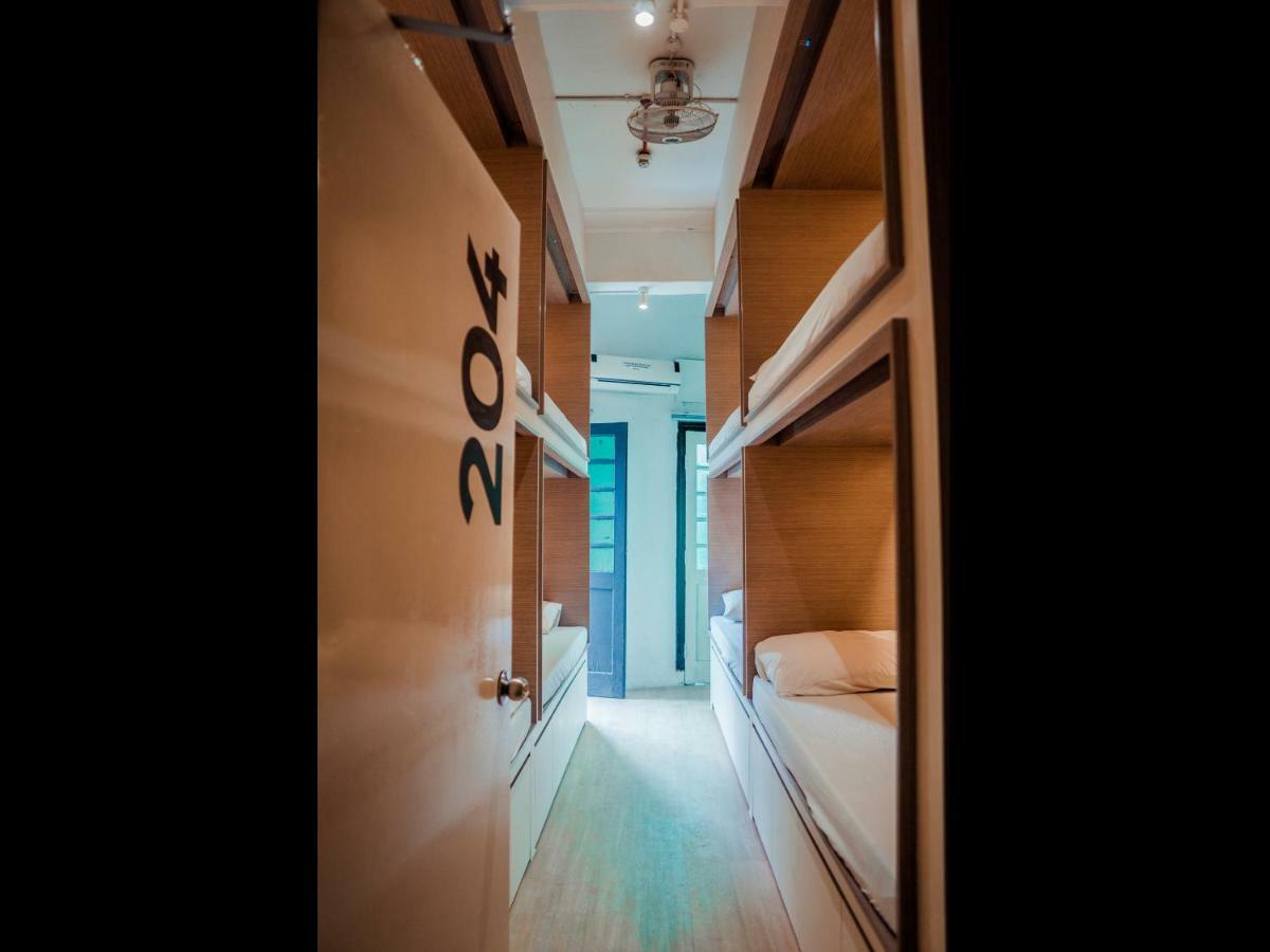 Capsule Family Room